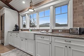 521 Woodside Gem True Ski-in Ski-out On The Gold Coast 3 Bedroom Home