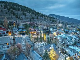 521 Woodside Gem True Ski-in Ski-out On The Gold Coast 3 Bedroom Home