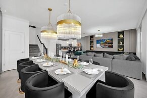 Disney Princess Bedroom, Pool Spa Game Room Plus! 9 Villa