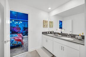 Disney Princess Bedroom, Pool Spa Game Room Plus! 9 Villa