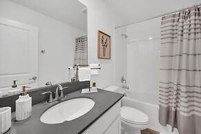 Disney Princess Bedroom, Pool Spa Game Room Plus! 9 Villa