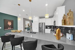 Disney Princess Bedroom, Pool Spa Game Room Plus! 9 Villa