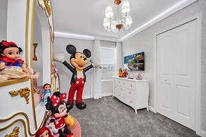 Disney Princess Bedroom, Pool Spa Game Room Plus! 9 Villa