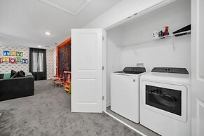 Disney Princess Bedroom, Pool Spa Game Room Plus! 9 Villa