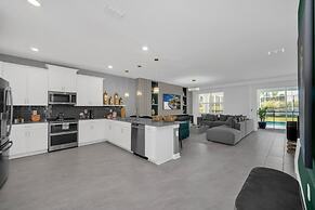 Disney Princess Bedroom, Pool Spa Game Room Plus! 9 Villa