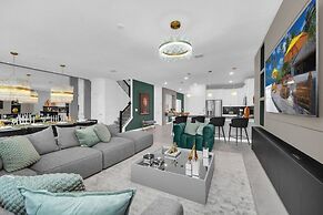 Disney Princess Bedroom, Pool Spa Game Room Plus! 9 Villa