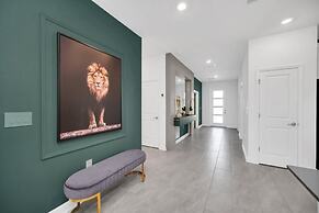 Disney Princess Bedroom, Pool Spa Game Room Plus! 9 Villa