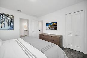 Disney Princess Bedroom, Pool Spa Game Room Plus! 9 Villa