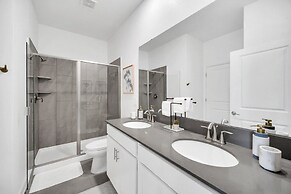 Disney Princess Bedroom, Pool Spa Game Room Plus! 9 Villa