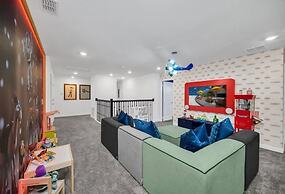 Disney Princess Bedroom, Pool Spa Game Room Plus! 9 Villa