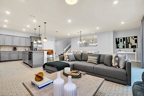 3001 Malhalo Drive 9 Bedroom Villa