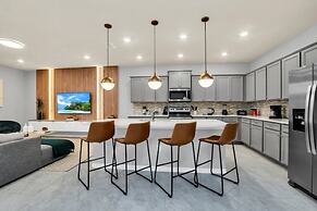 3001 Malhalo Drive 9 Bedroom Villa