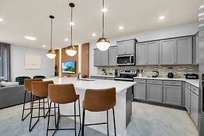 3001 Malhalo Drive 9 Bedroom Villa