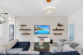 Beautiful 12 Bedrooms House 4473 12 Villa