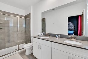 4350scene 6 Bedroom Villa