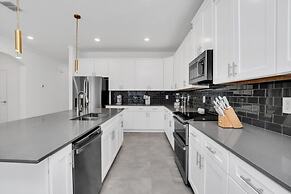 4350scene 6 Bedroom Villa