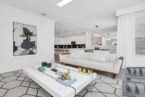 4350scene 6 Bedroom Villa