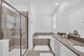 4350scene 6 Bedroom Villa