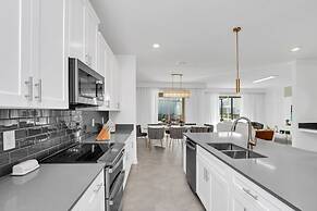 4350scene 6 Bedroom Villa