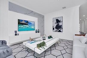 4350scene 6 Bedroom Villa