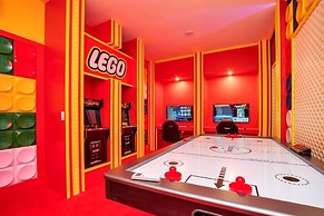 4350scene 6 Bedroom Villa