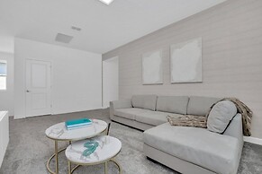 4350scene 6 Bedroom Villa