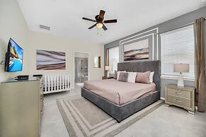 Exciting Brand New Home Sleeps 31 Guest Big Beds 10 Bedroom Villa