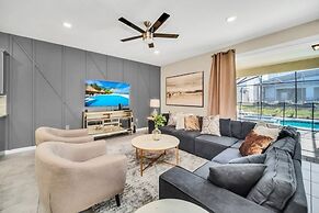 Exciting Brand New Home Sleeps 31 Guest Big Beds 10 Bedroom Villa