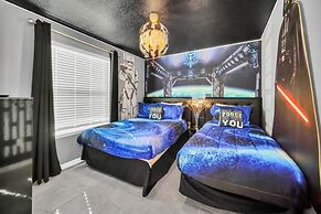 Exciting Brand New Home Sleeps 31 Guest Big Beds 10 Bedroom Villa