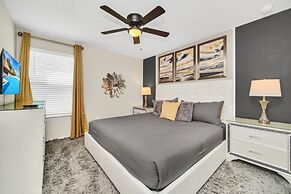 Exciting Brand New Home Sleeps 31 Guest Big Beds 10 Bedroom Villa