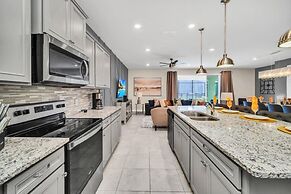 Exciting Brand New Home Sleeps 31 Guest Big Beds 10 Bedroom Villa