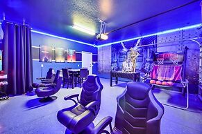 Exciting Brand New Home Sleeps 31 Guest Big Beds 10 Bedroom Villa