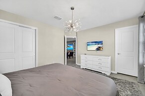 Exciting Brand New Home Sleeps 31 Guest Big Beds 10 Bedroom Villa