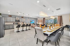 Exciting Brand New Home Sleeps 31 Guest Big Beds 10 Bedroom Villa