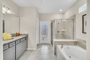 Exciting Brand New Home Sleeps 31 Guest Big Beds 10 Bedroom Villa