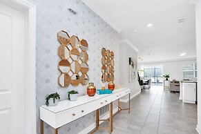 Brand New House Private Lake View 3009 Protagonist 9 Bedroom Home