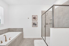 Brand New House Private Lake View 3009 Protagonist 9 Bedroom Home