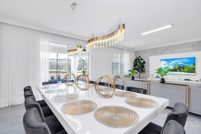 Brand New House Private Lake View 3009 Protagonist 9 Bedroom Home