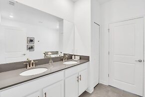 Brand New House Private Lake View 3009 Protagonist 9 Bedroom Home