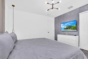 Brand New House Private Lake View 3009 Protagonist 9 Bedroom Home