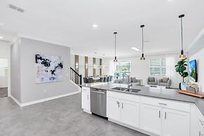 Brand New House Private Lake View 3009 Protagonist 9 Bedroom Home