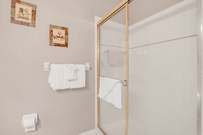 3 Bed In Resort Close To Disney 3 Bedroom Condo