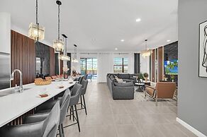 5890high 12 Bedroom Villa