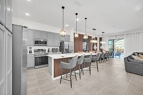 5890high 12 Bedroom Villa