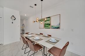 4228para 4 Bedroom Townhouse