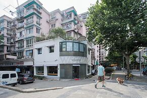 Meow Hero Youth Hostel