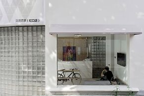 Meow Hero Youth Hostel