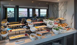 Lunet Old City Hotel