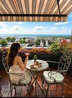 Lunet Old City Hotel