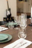 Luxurious 3-Bedroom 280sqm center